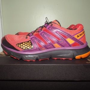 Women's Salomon XR Mission Running Shoes sz 8